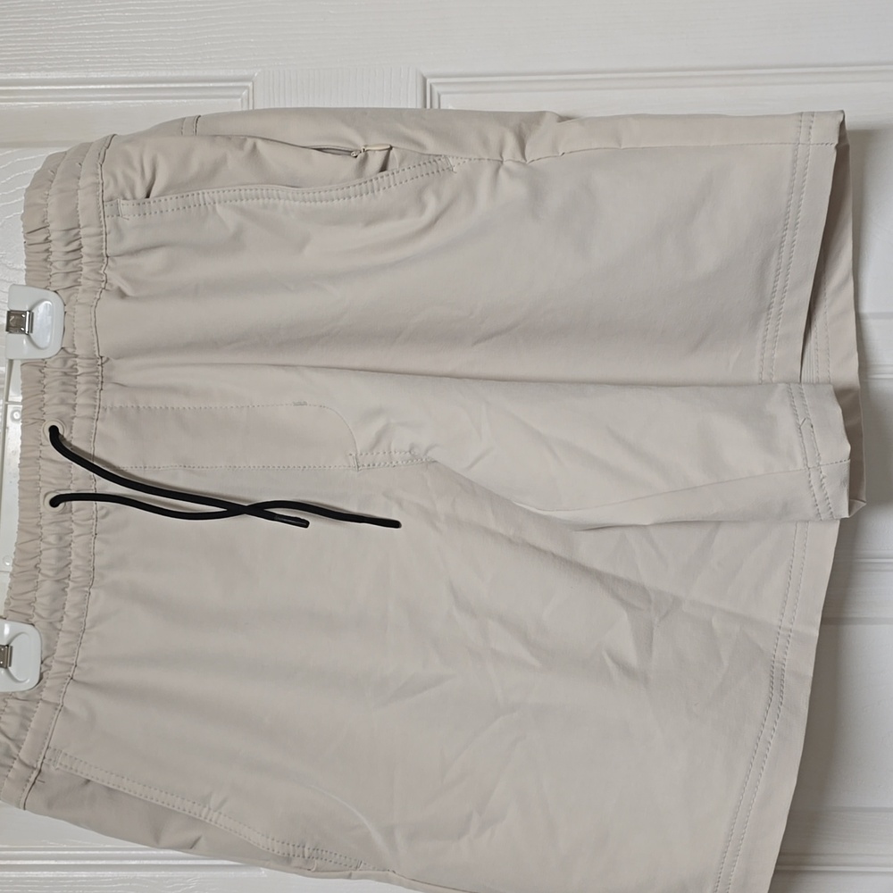 Old Navy men athletic shorts, size Medium